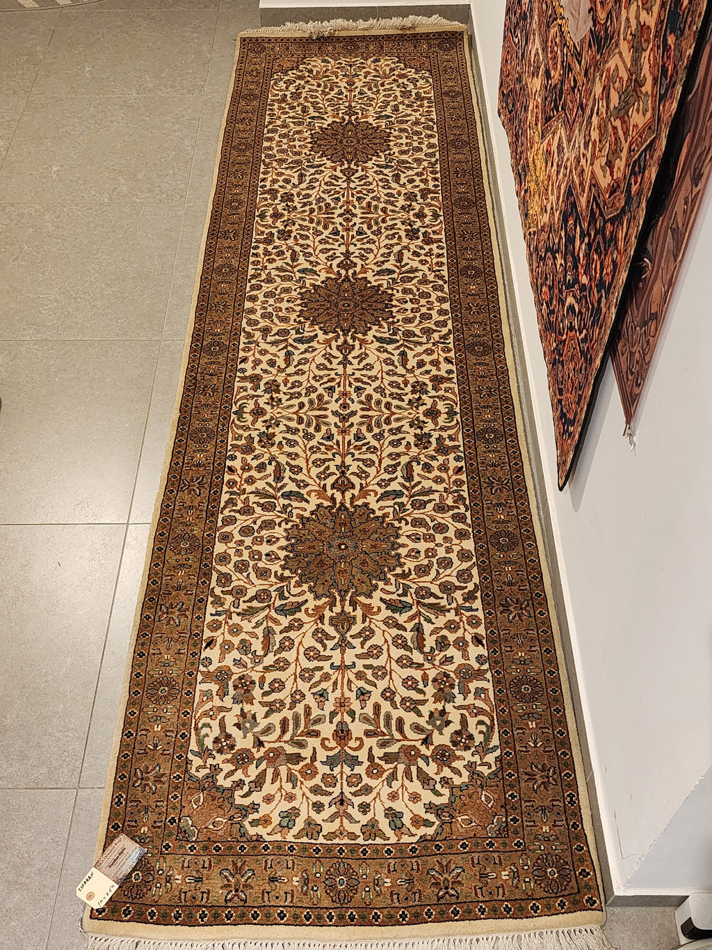 WR120 ISFAHAN Beige |  עבודת יד ראנר עבודת יד בסגנון פרסי צמר 88x301 ס"מ