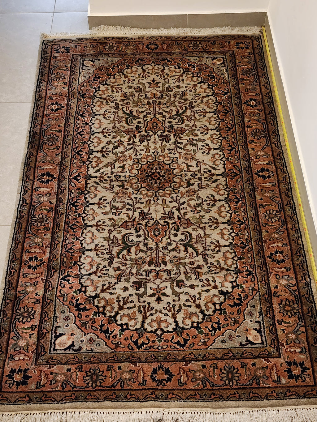 WC168 ISFAHAN Beige | שטיח צמר עבודת יד בסגנון איספהן פרסי  95x161 ס"מ