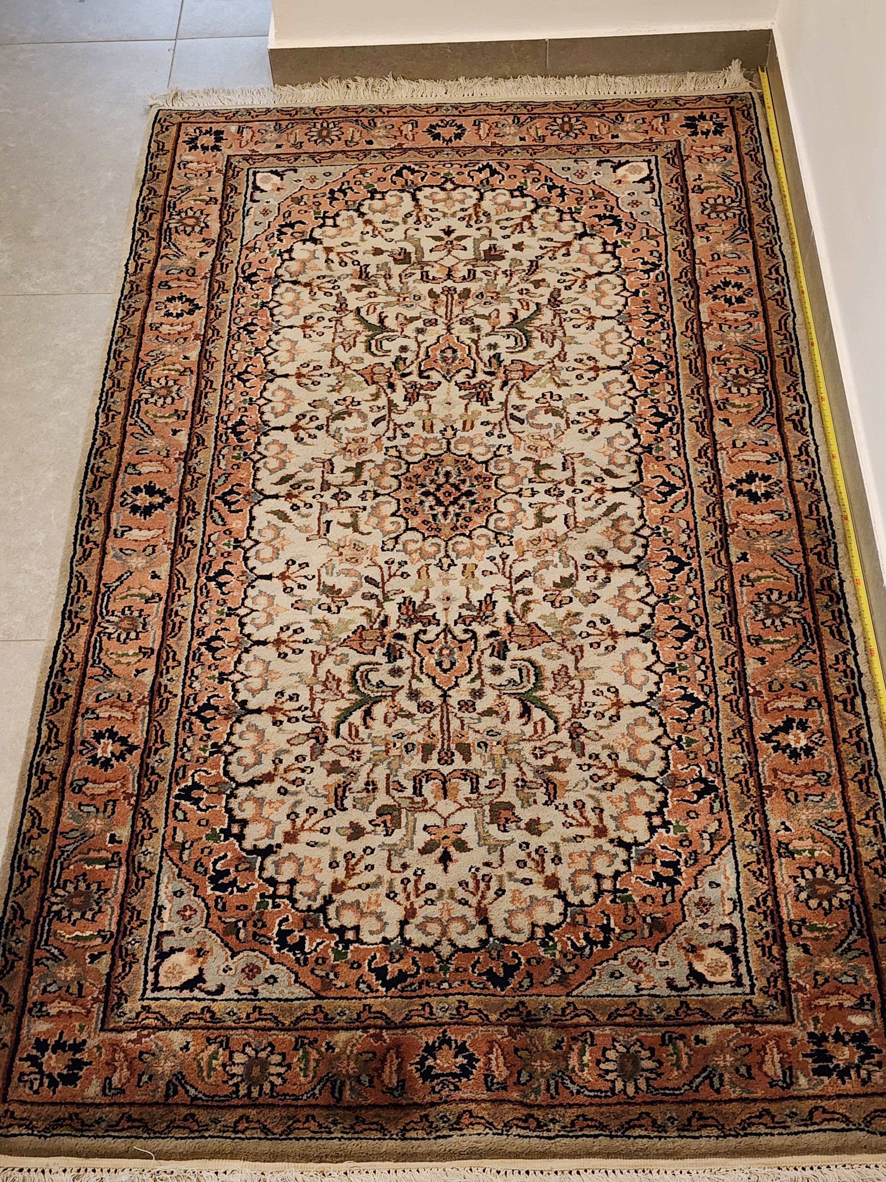 WC168 ISFAHAN Beige | שטיח צמר עבודת יד בסגנון איספהן פרסי  95x161 ס"מ