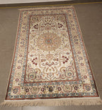 SLC334 SILK ISFAHAN | שטיח משי עבודת יד איספהן  100% 94x150 ס"מ