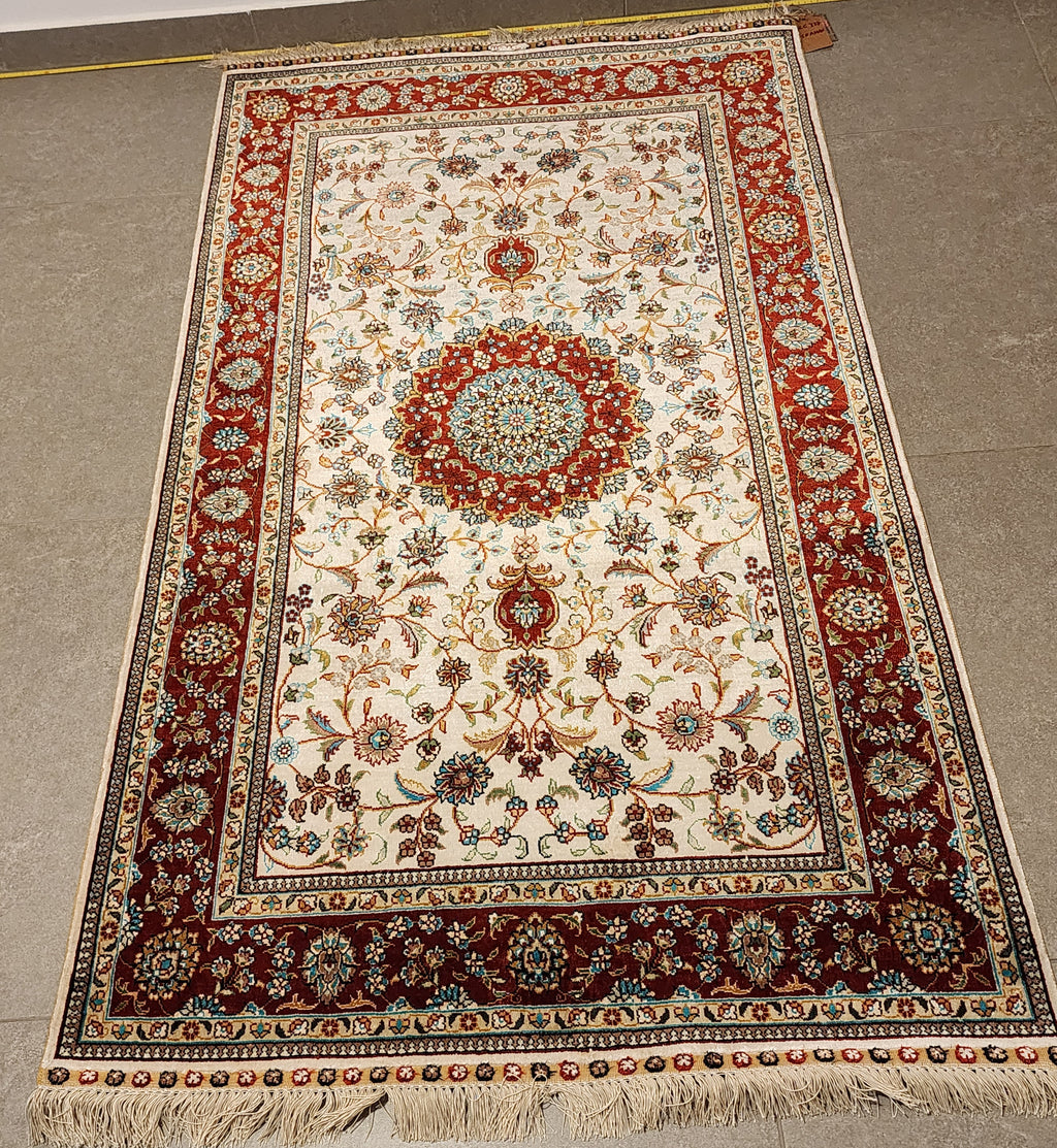 SLC337 SILK ISFAHAN | שטיח משי עבודת יד איספהן  100% 91x152 ס"מ