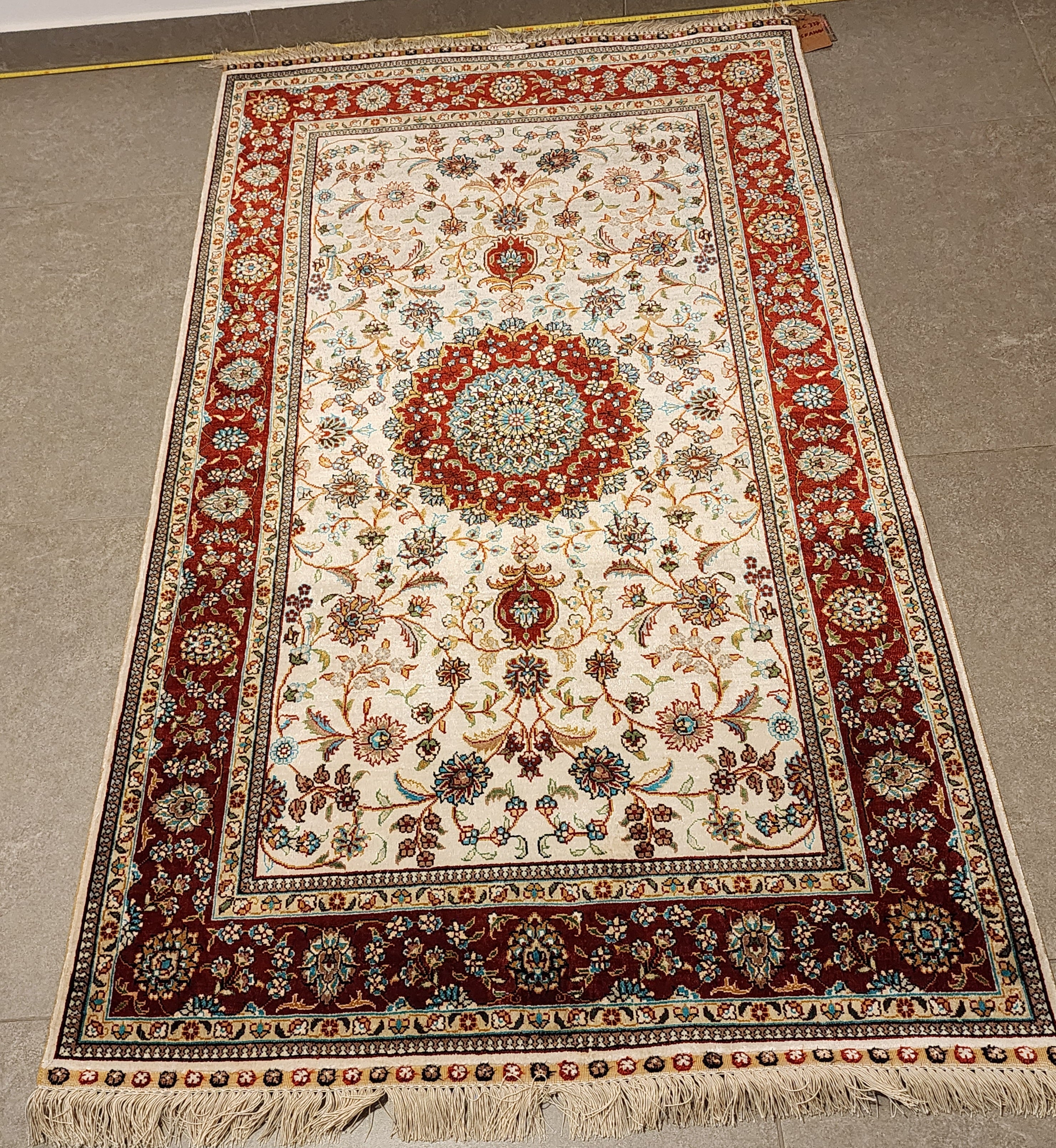 SLC337 SILK ISFAHAN | שטיח משי עבודת יד איספהן  100% 91x152 ס"מ