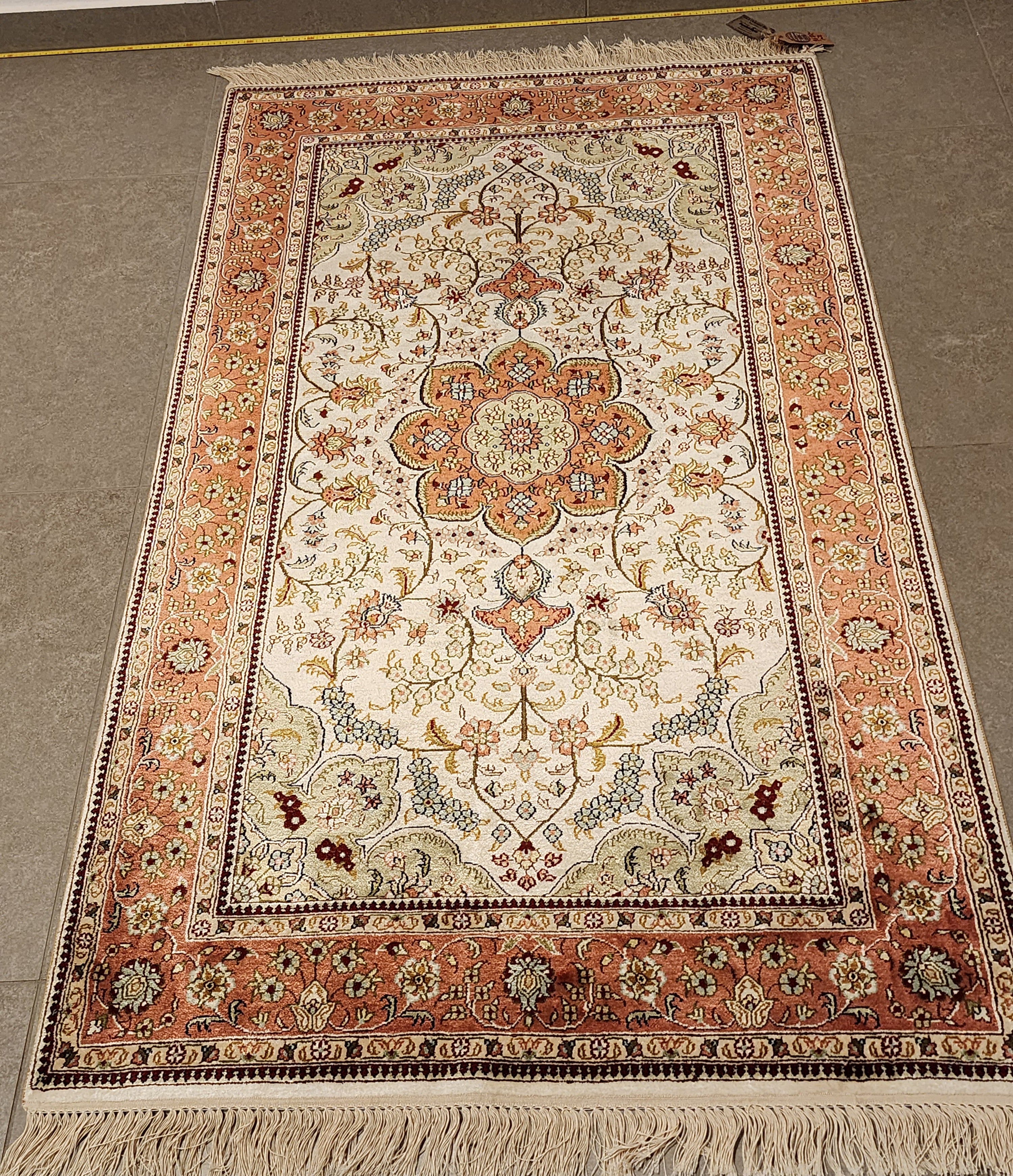 SLC336 SILK TABRIZ | שטיח משי עבודת יד טבריז 100% 91x152 ס"מ