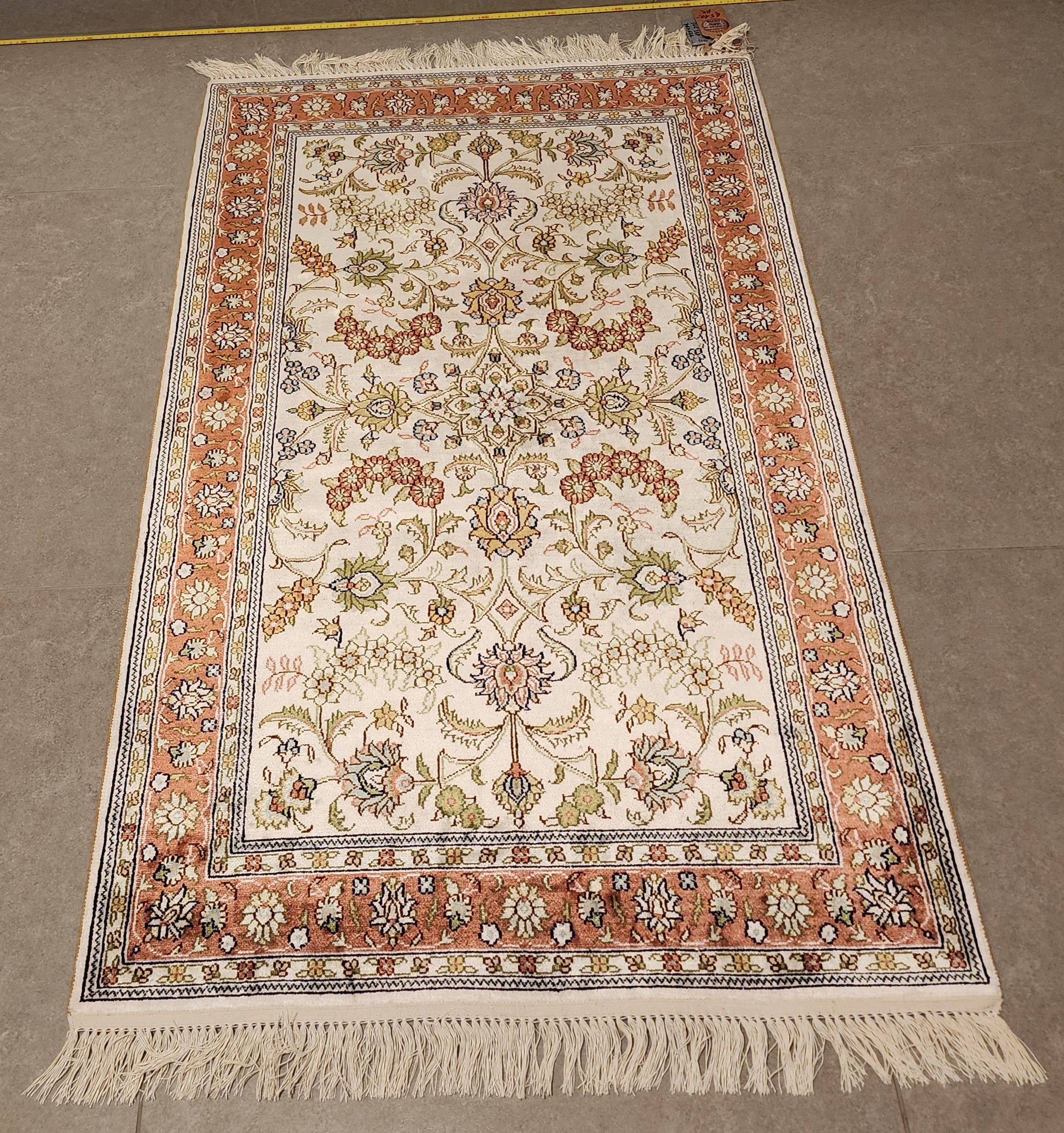 SLC327 SILK ISFAHAN | שטיח משי עבודת יד איספהן 100% 76x122 ס"מ