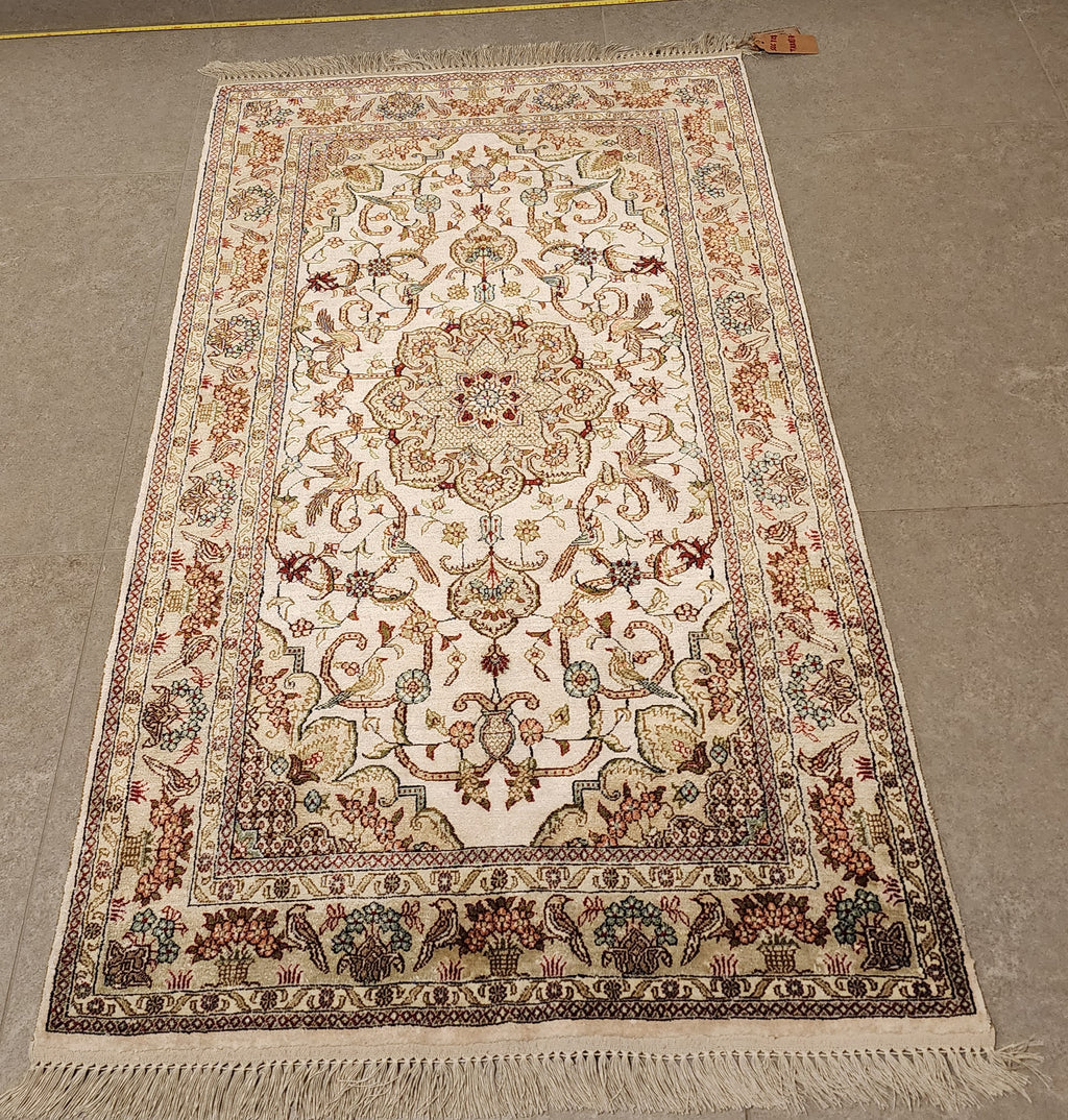 SLC328 SILK TABRIZ | שטיח משי עבודת יד טבריז 100% 76x125 ס"מ