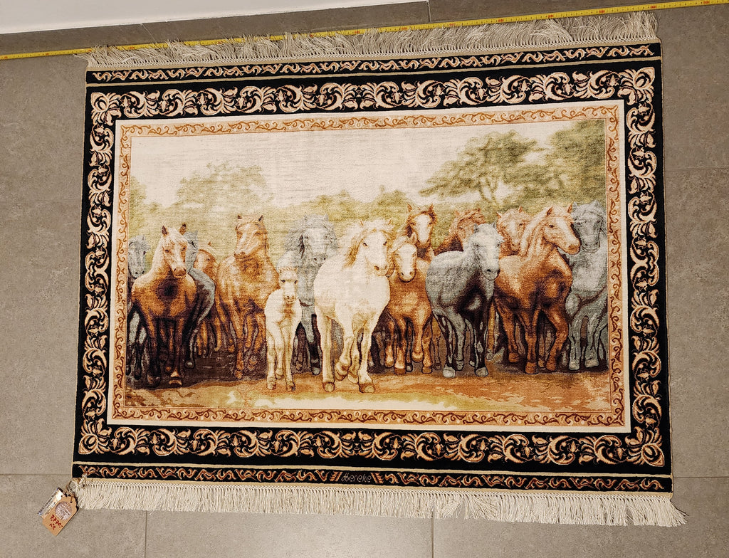 SLC331 SILK Horses Picture | שטיח אומנותי סוסים משי עבודת יד 100% 91x122 ס"מ