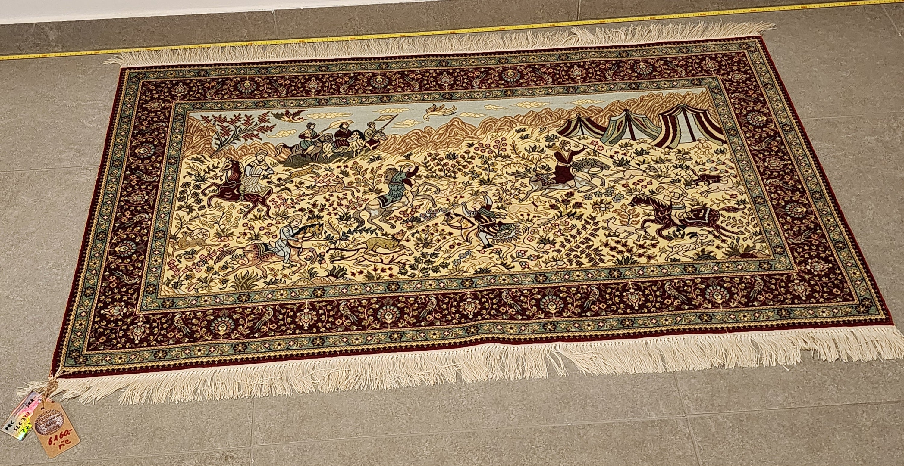 SLC330 SILK Hunting Picture | שטיח אומנותי צייד משי עבודת יד 100% 72x122 ס"מ