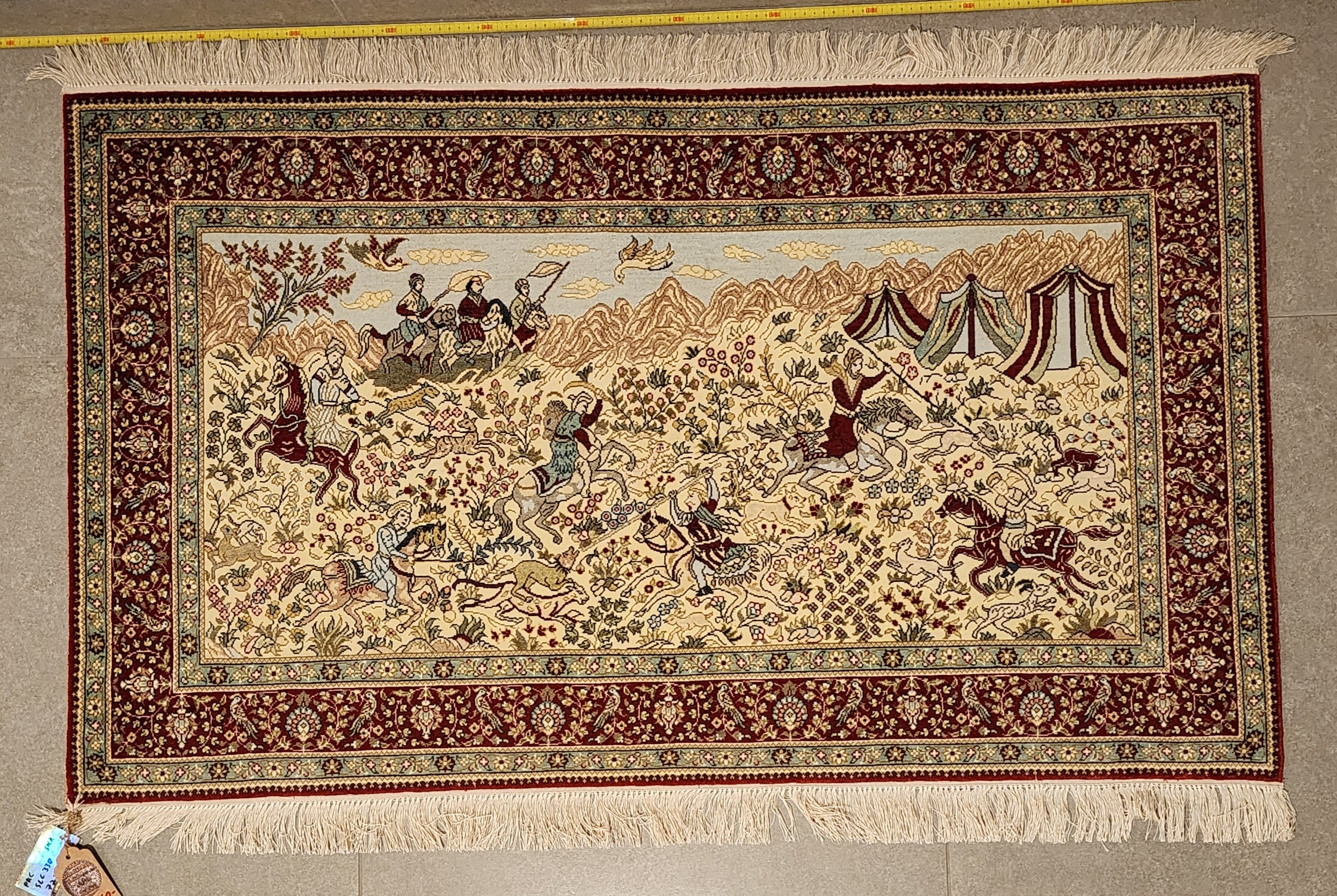 SLC330 SILK Hunting Picture | שטיח אומנותי צייד משי עבודת יד 100% 72x122 ס"מ